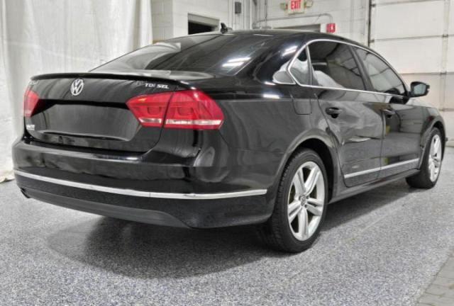 Седаны VOLKSWAGEN PASSAT 2014 Черный