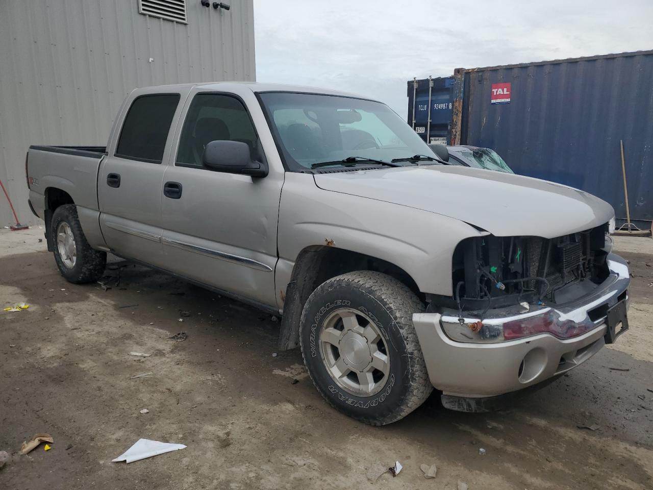 2005 GMC Sierra - Image 4