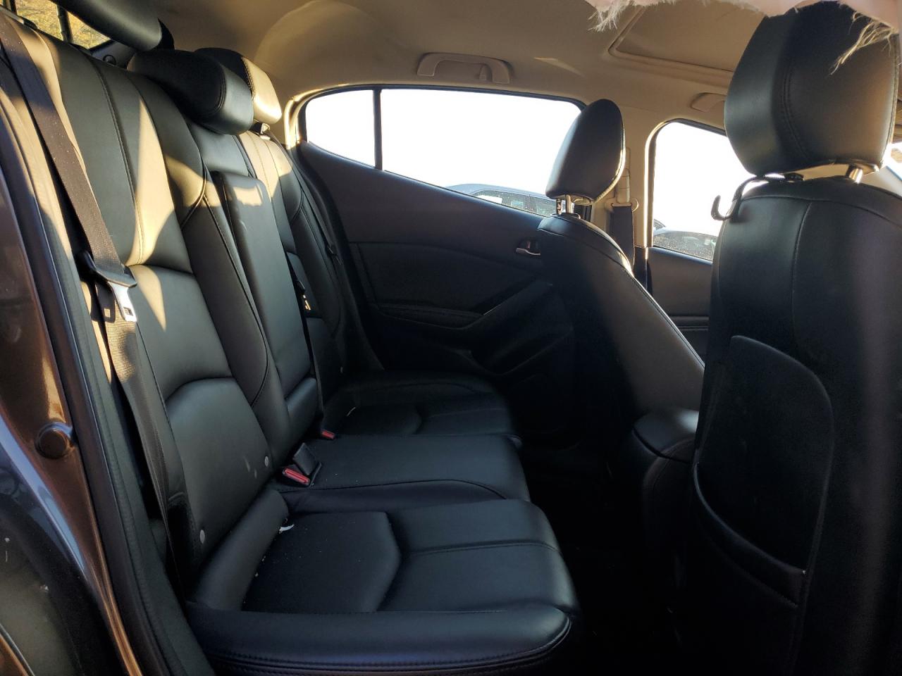 2018 Mazda 3 - Image 10
