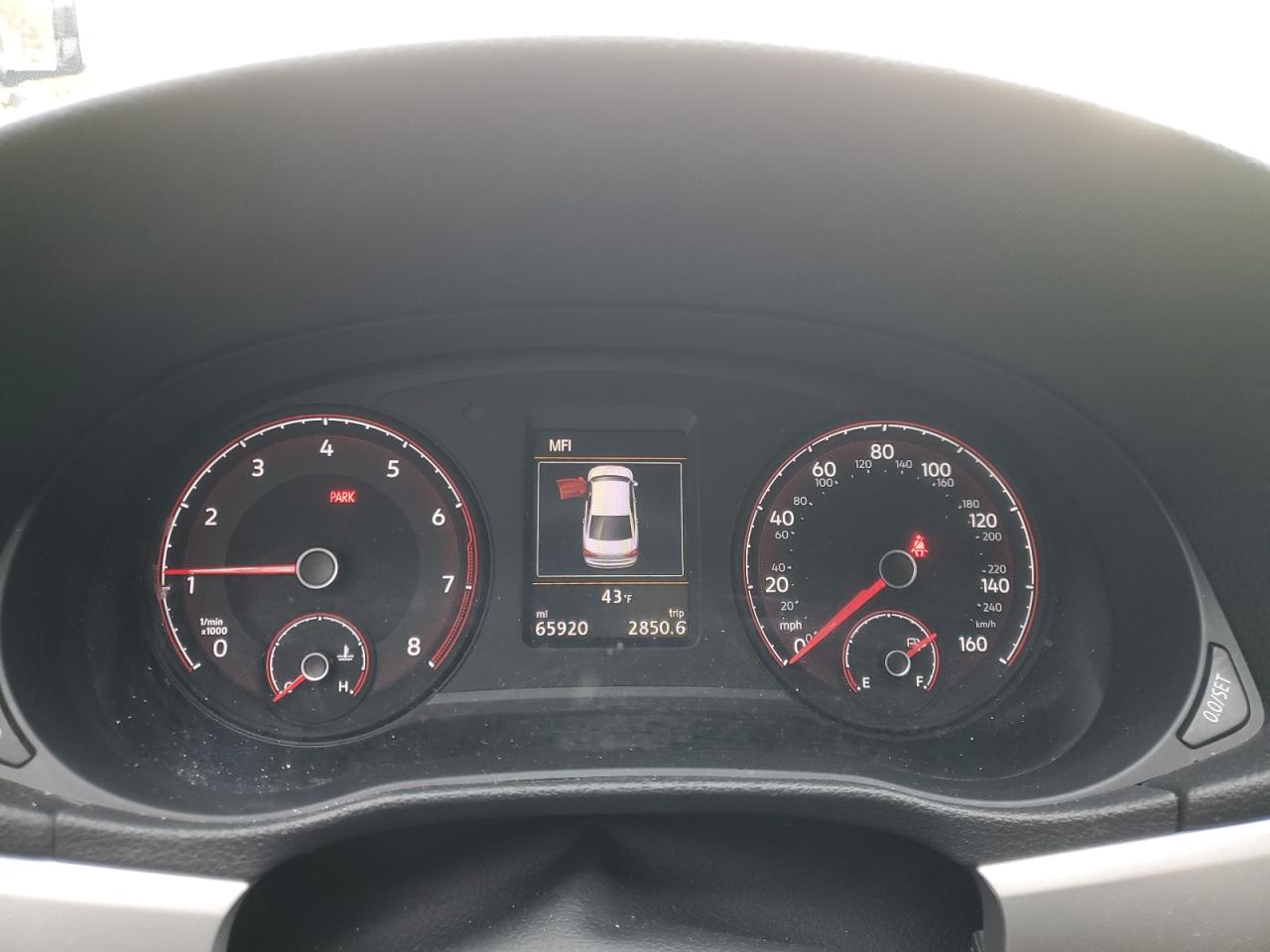 2021 Volkswagen Passat - Image 9