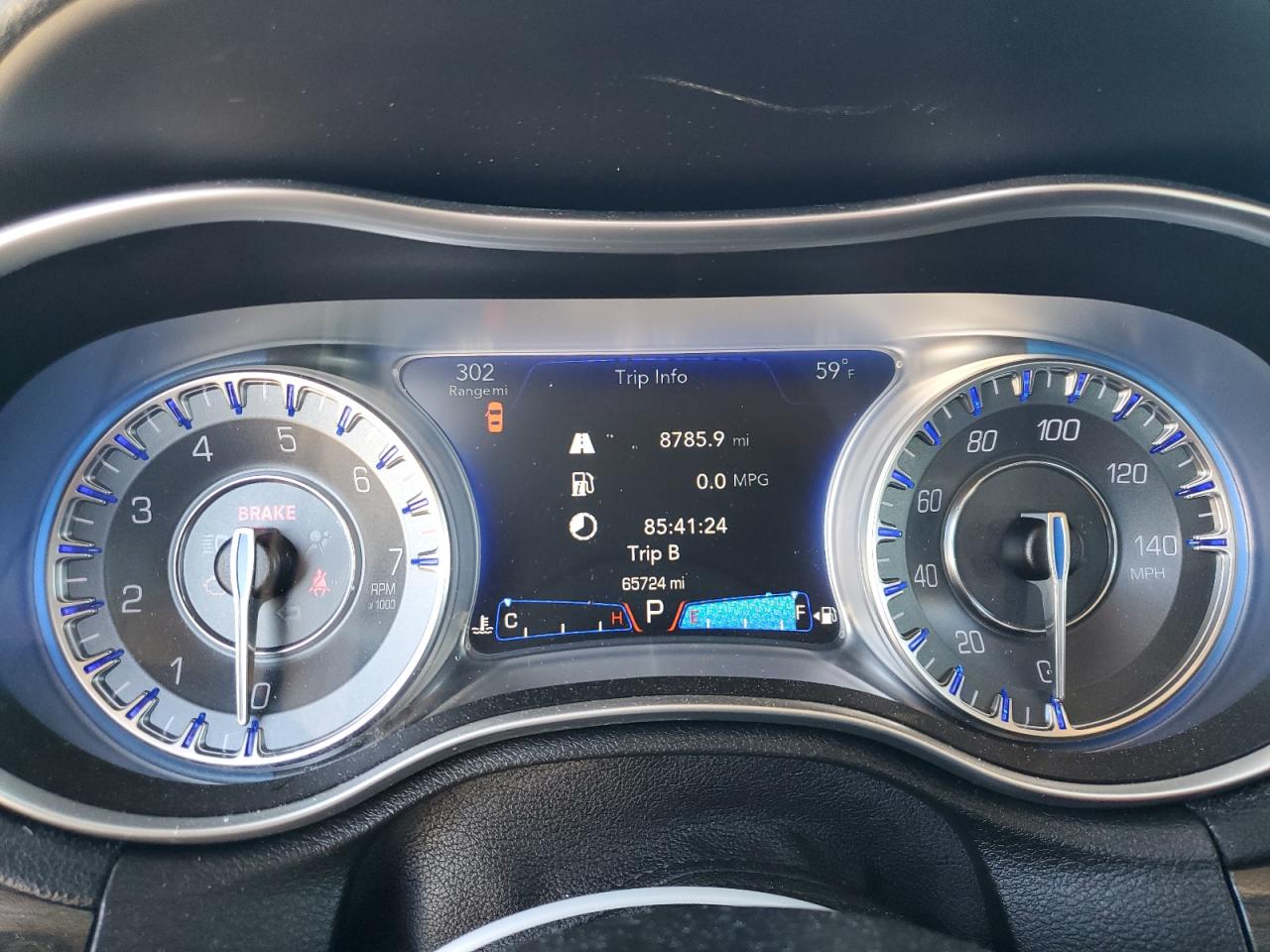 2018 Chrysler 300 - Image 9