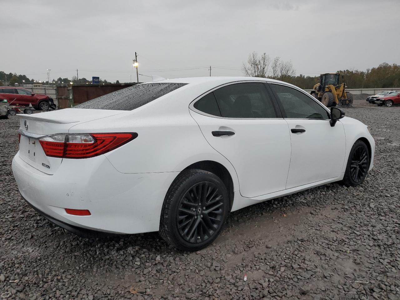 2015 Lexus ES - Image 3