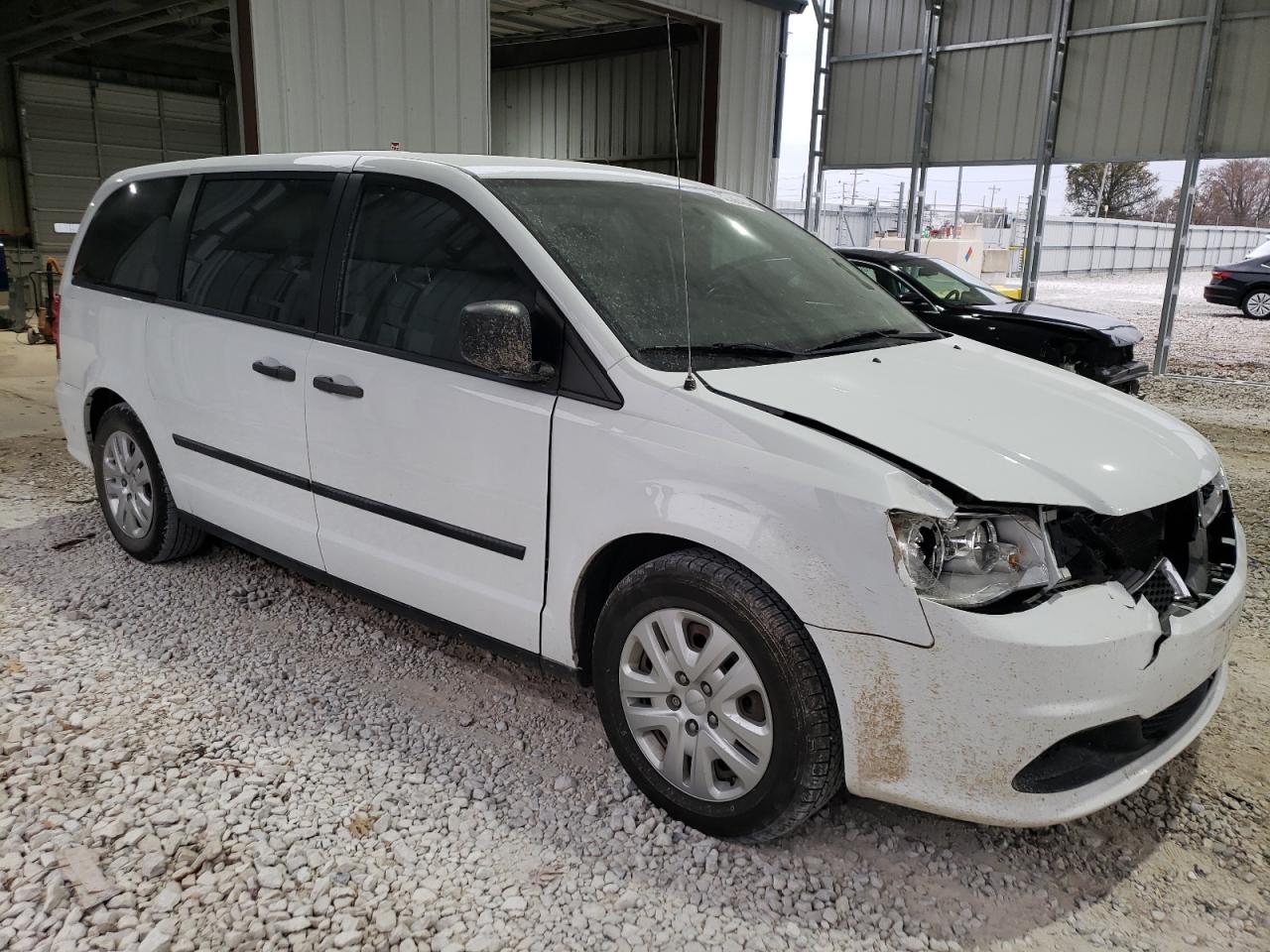 2016 Dodge Caravan - Image 4