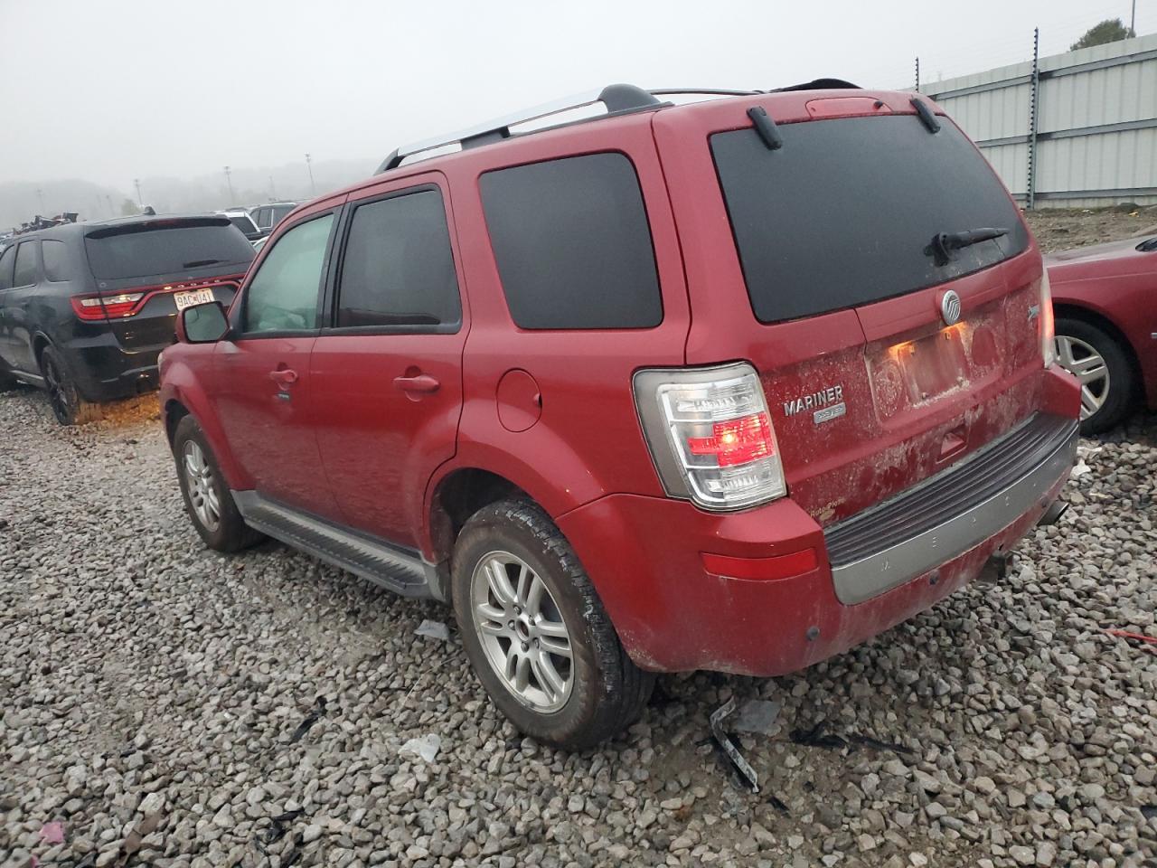 2010 Mercury Mariner - Image 2