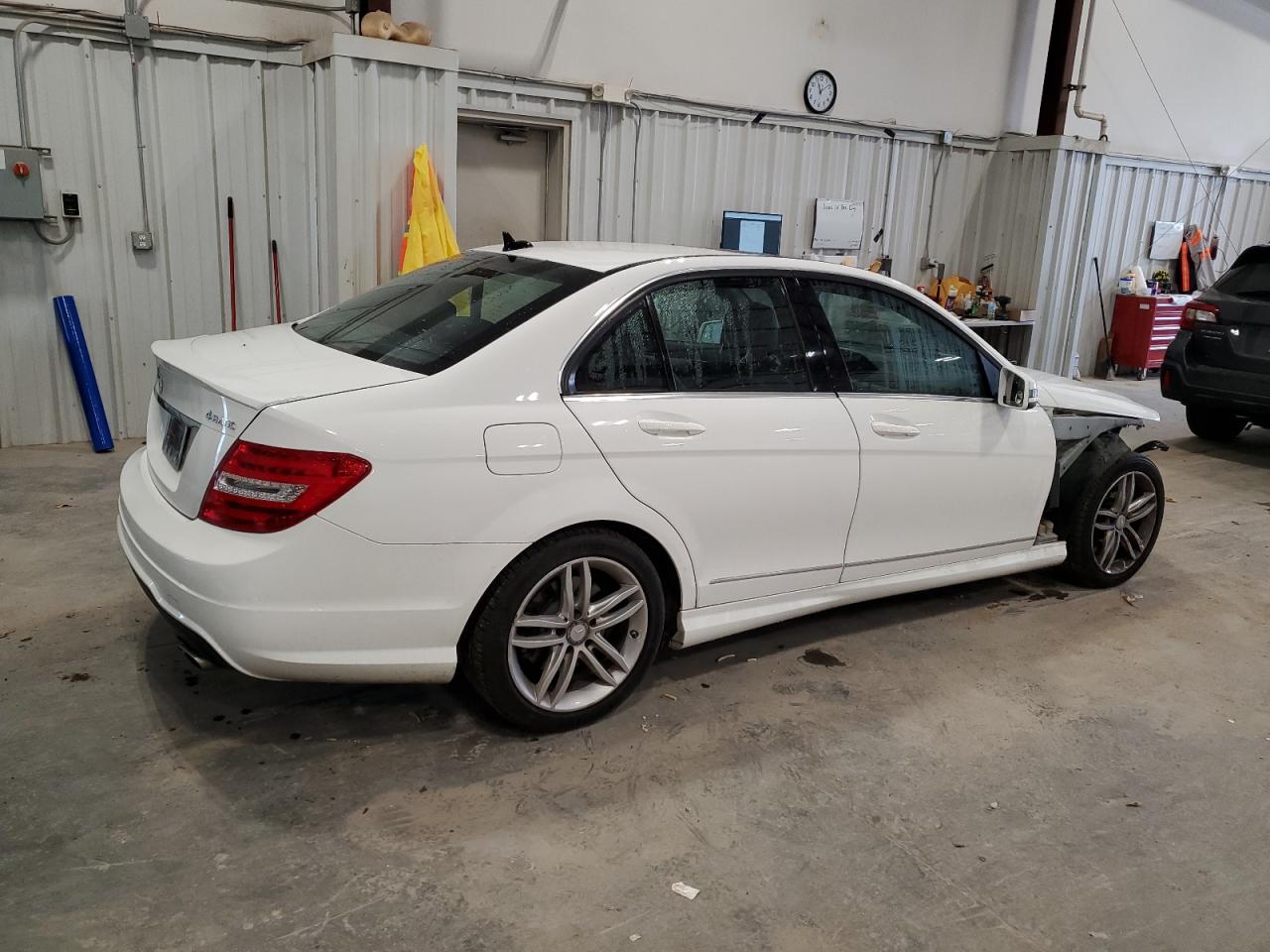 VIN WDDGF8AB7ER304589 2014 MERCEDES-BENZ C-CLASS no.3