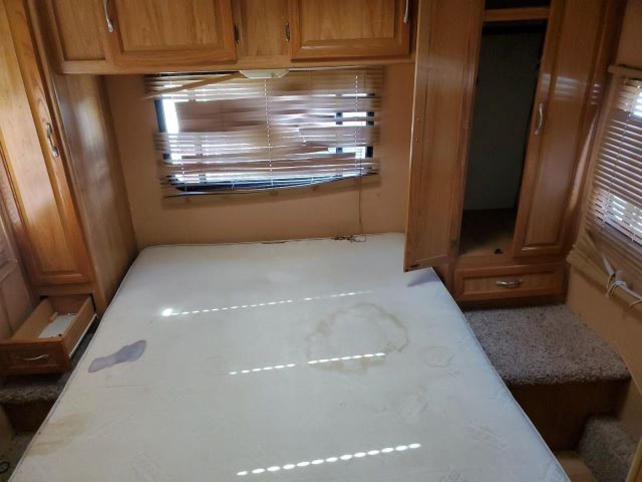 1997 Ford Econoline E450 Super Duty Cutaway Van Rv VIN: 1FDLE40S7VHB96692 Lot: 78316804