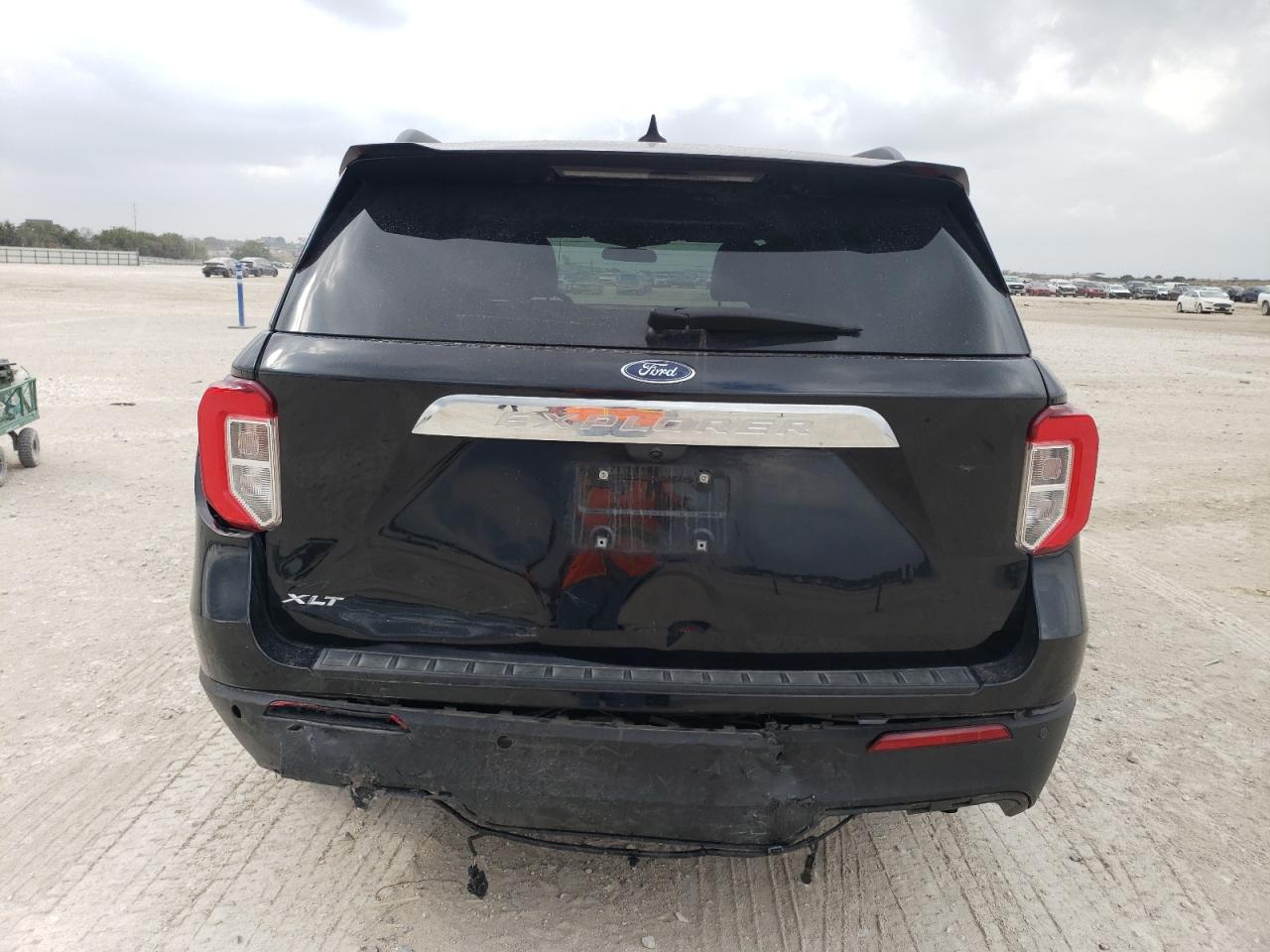 2023 Ford Explorer - Image 6
