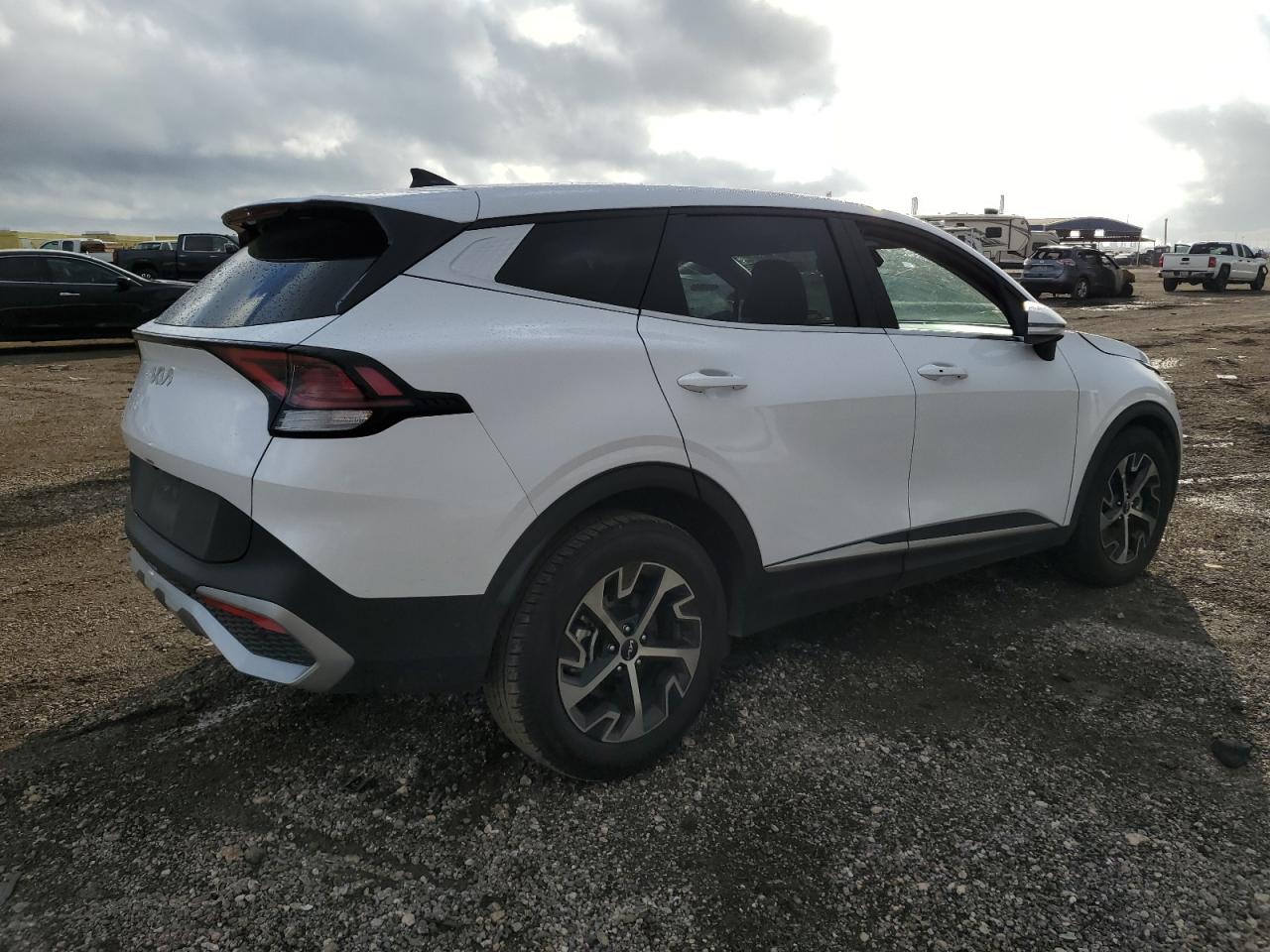 2024 Kia Sportage - Image 3
