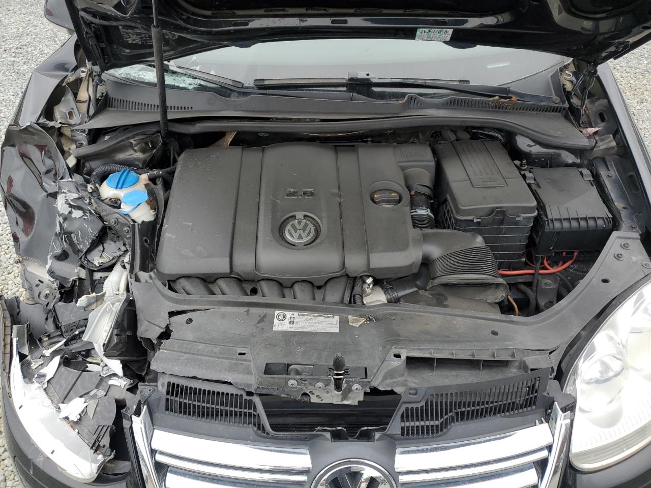 2010 Volkswagen Jetta - Image 12