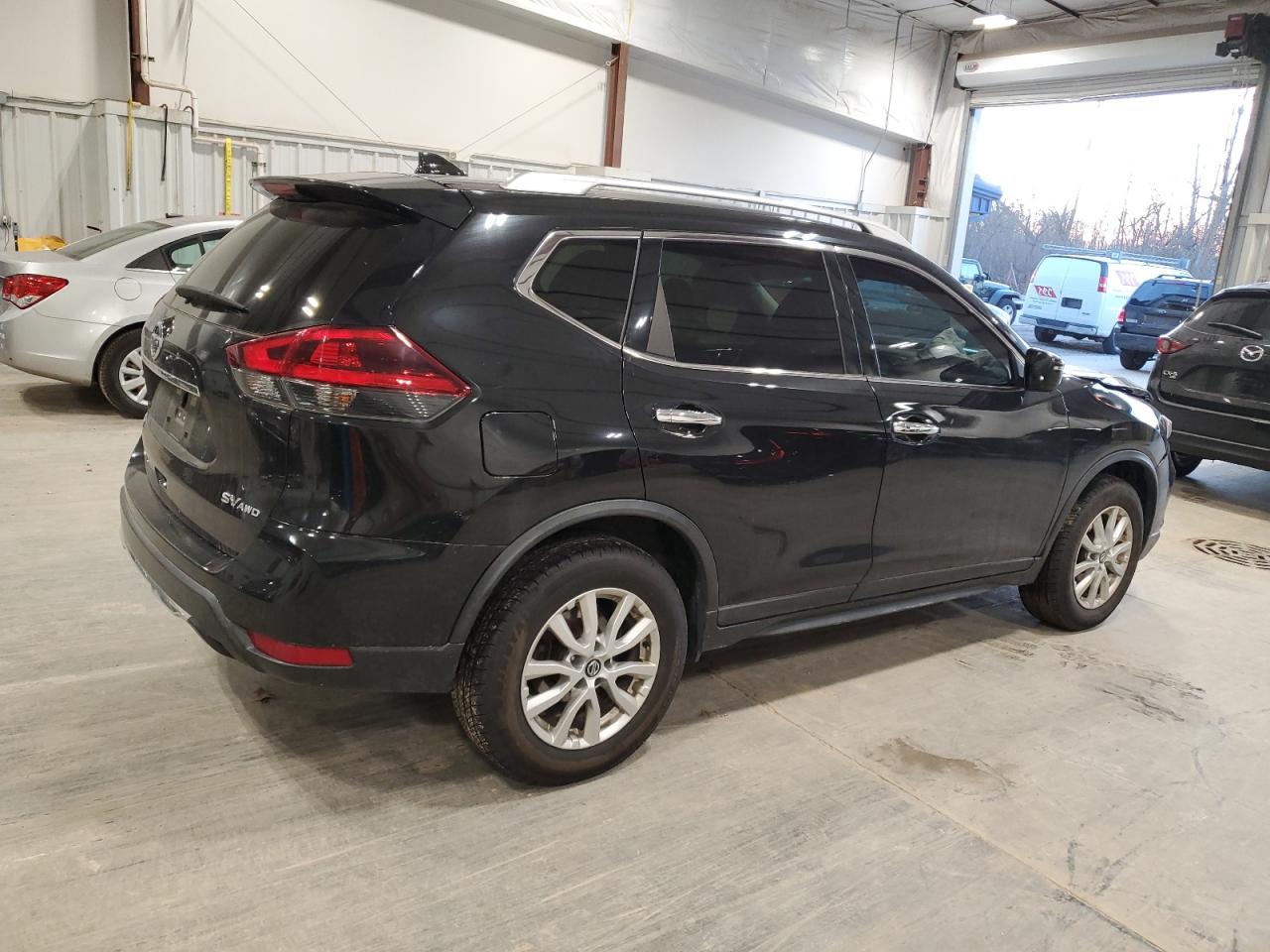 2018 Nissan Rogue - Image 3