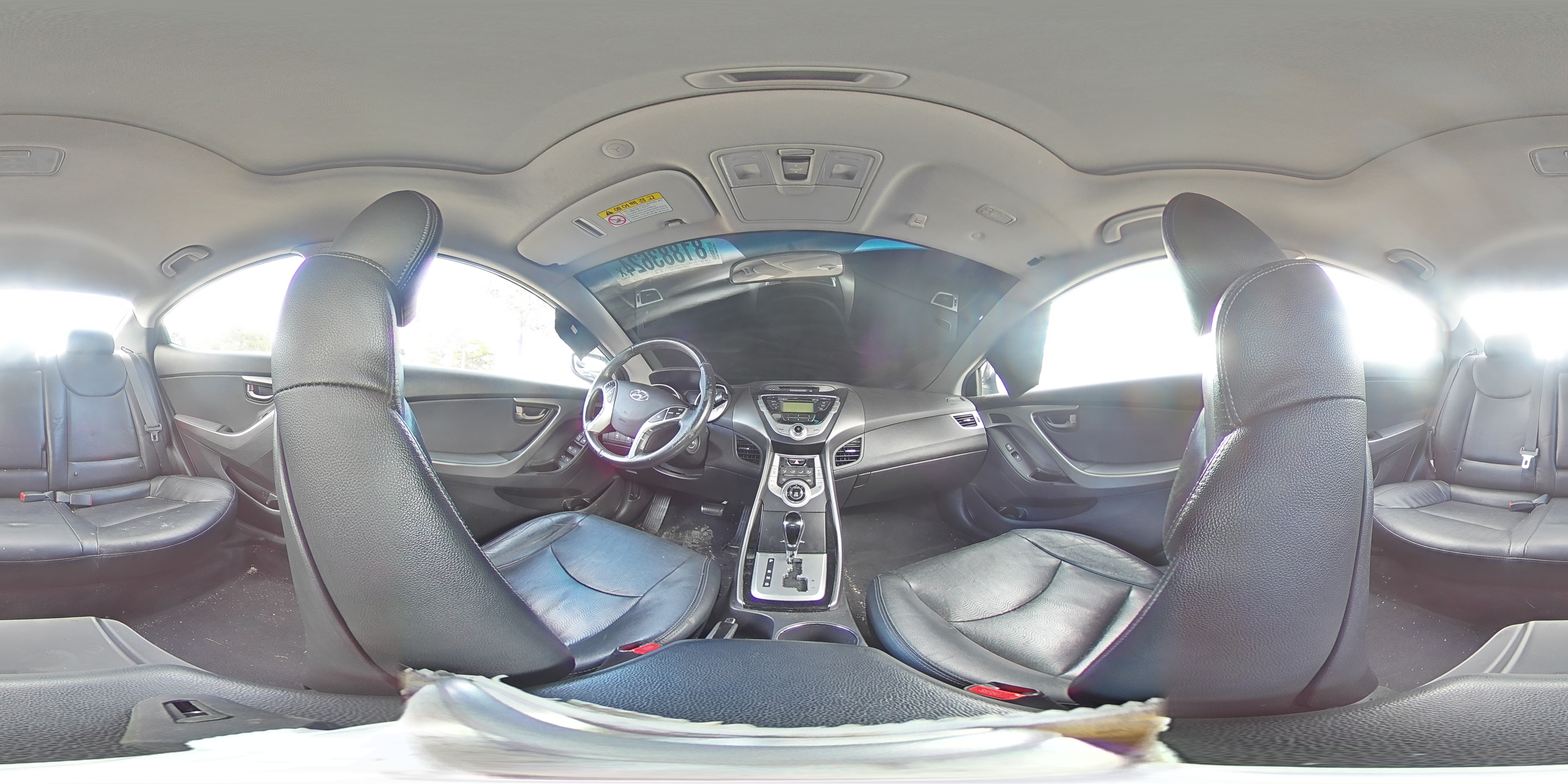 2011 Hyundai Elantra - Image 12