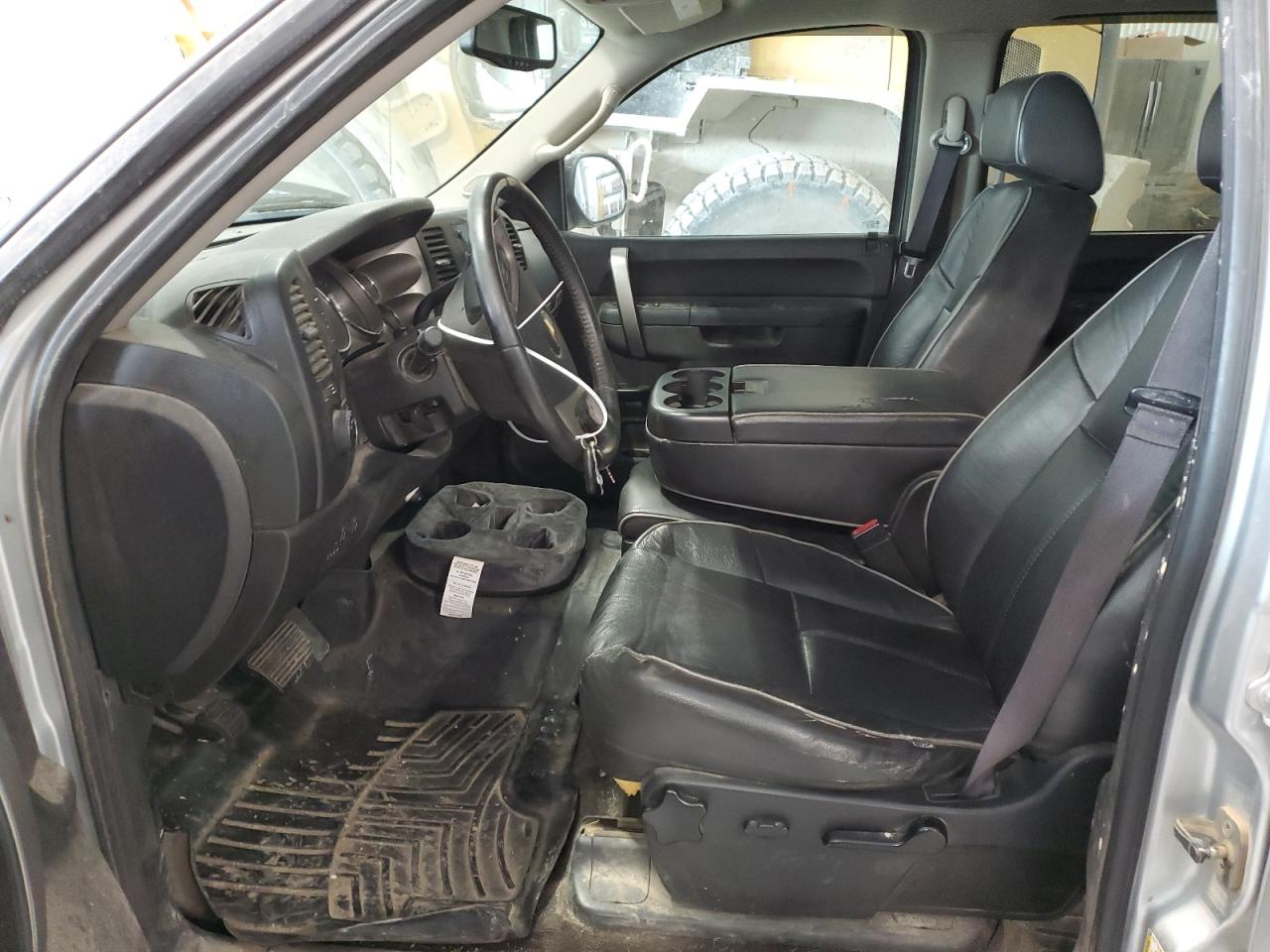 2013 Chevrolet Silverado - Image 7