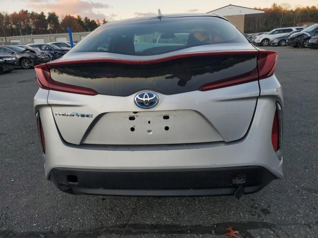  TOYOTA PRIUS 2018 Серебристый