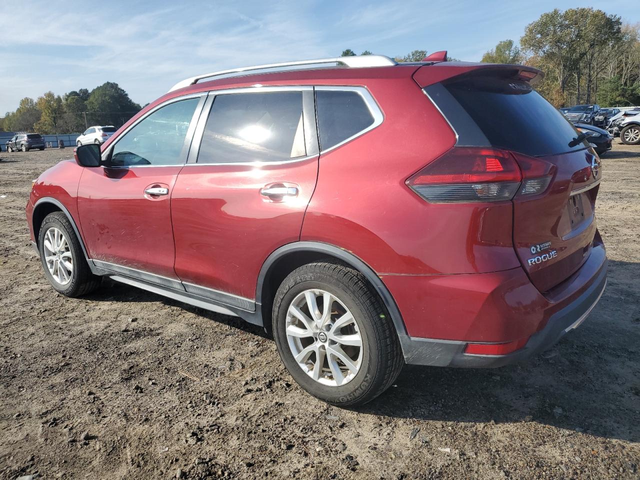 2018 Nissan Rogue - Image 2
