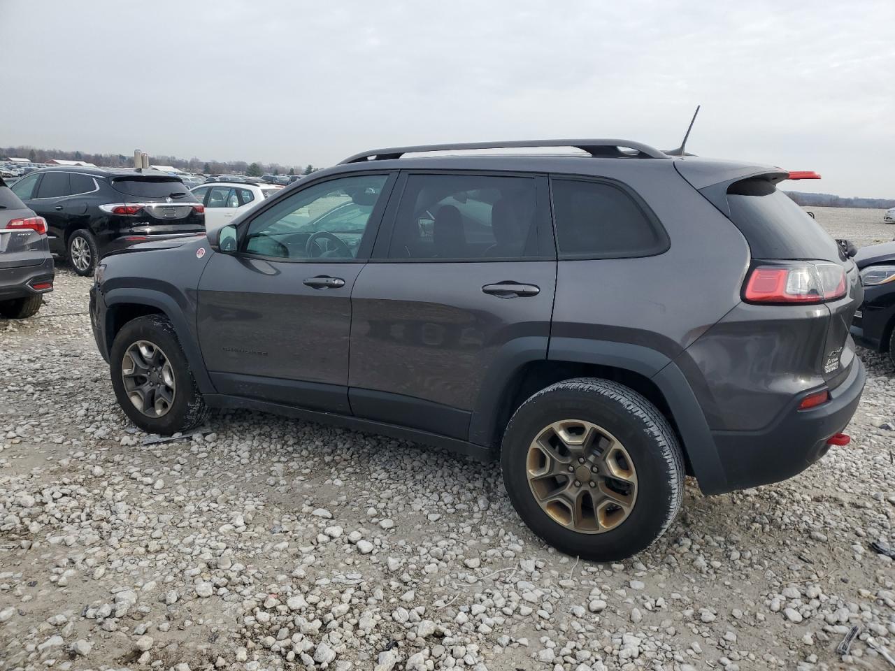 2019 Jeep Cherokee - Image 2