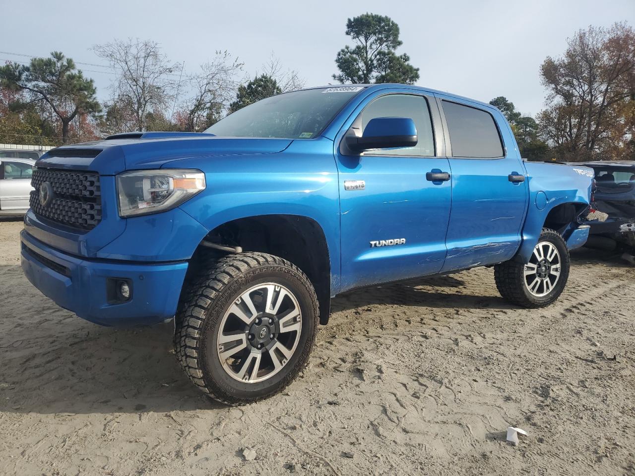 VIN 5TFDY5F16JX744847 2018 TOYOTA TUNDRA no.1