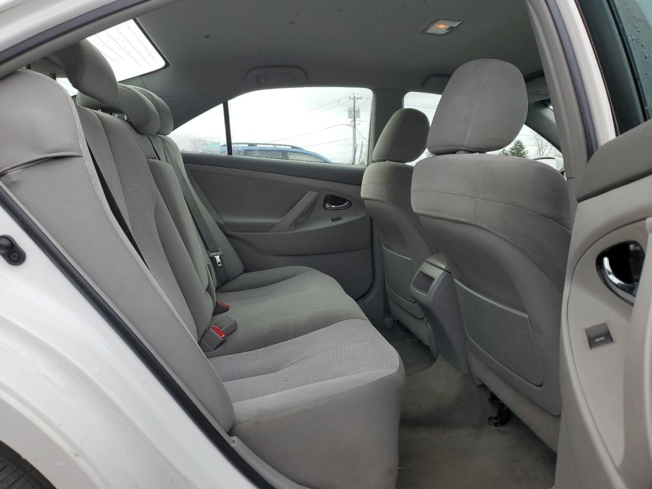 2010 Toyota Camry - Image 10