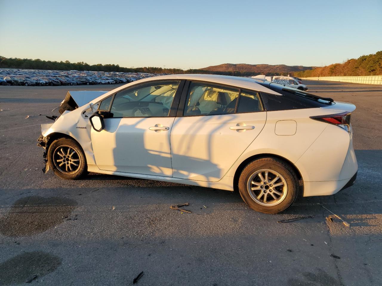 VIN JTDKBRFU4G3005843 2016 TOYOTA PRIUS no.2