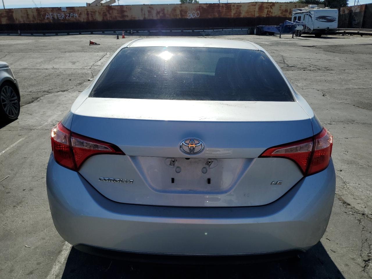 VIN 2T1BURHEXJC035461 2018 TOYOTA COROLLA no.6