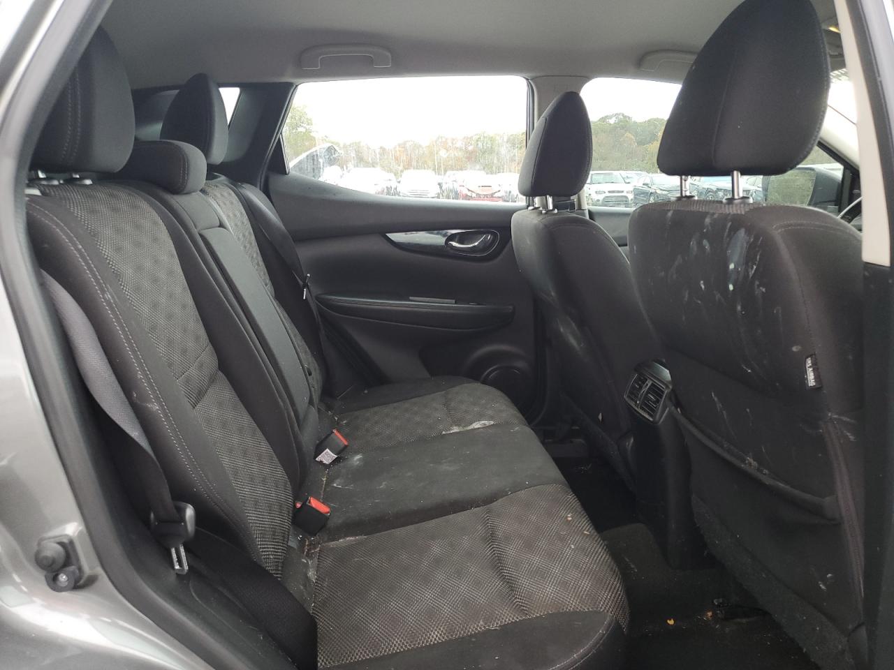 2017 Nissan Rogue - Image 11
