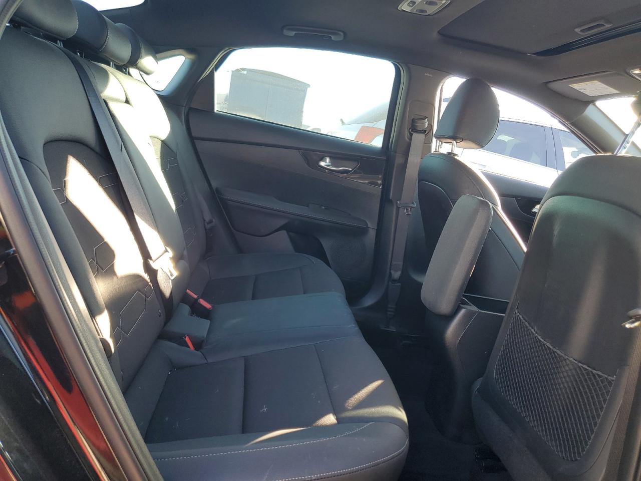 2024 Kia Forte - Image 10