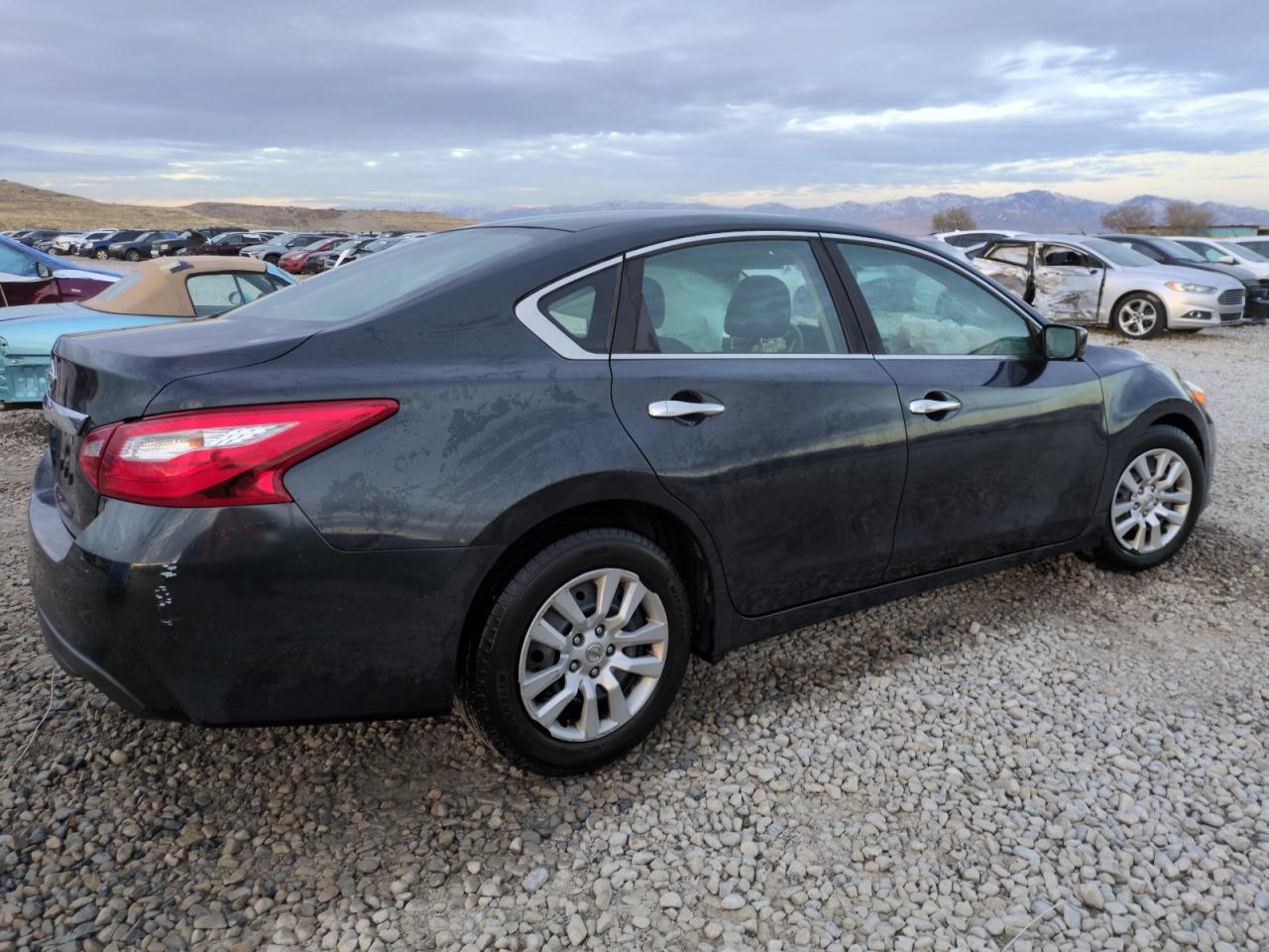 2017 Nissan Altima - Image 3