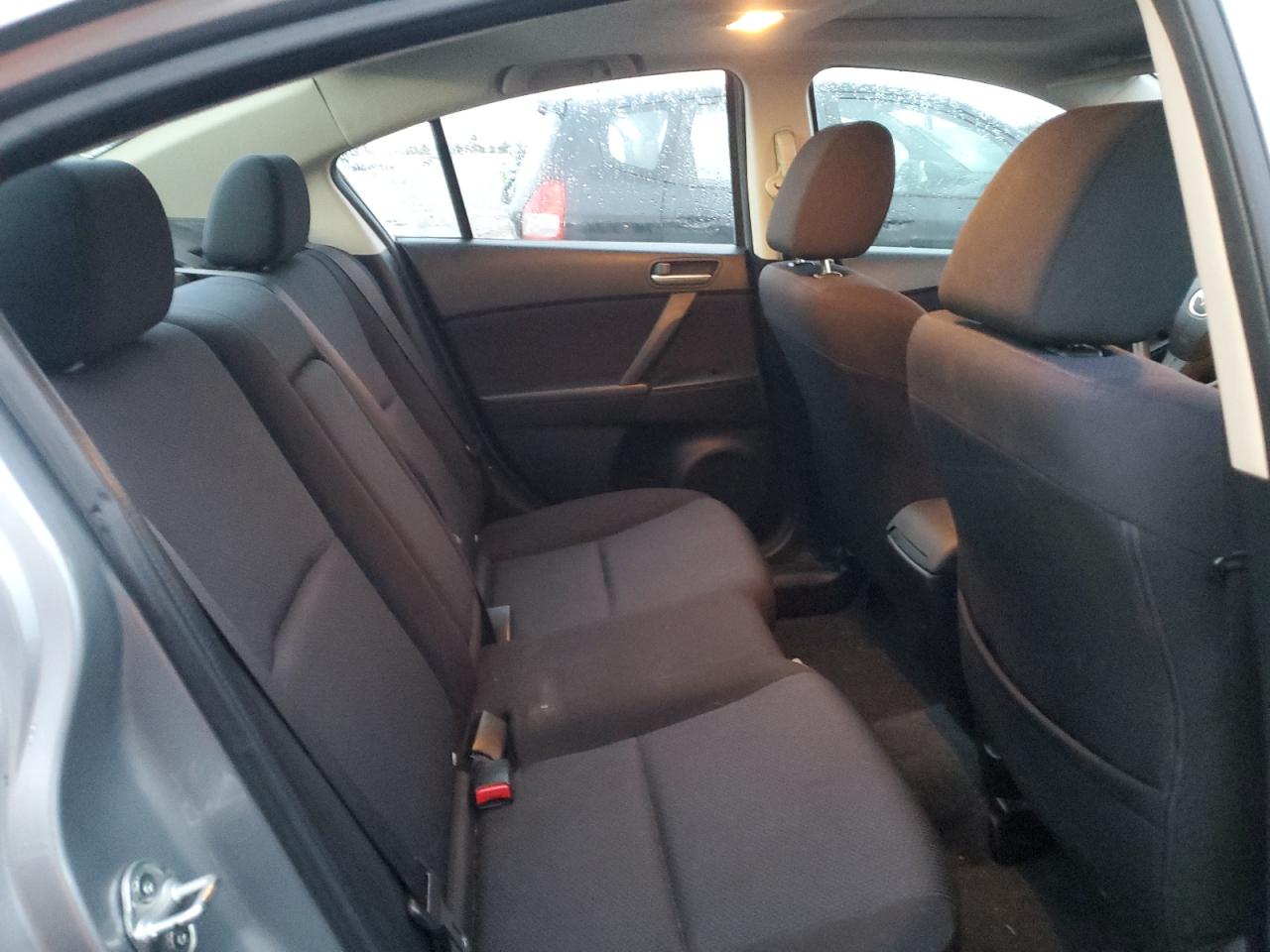 2011 Mazda 3 - Image 10