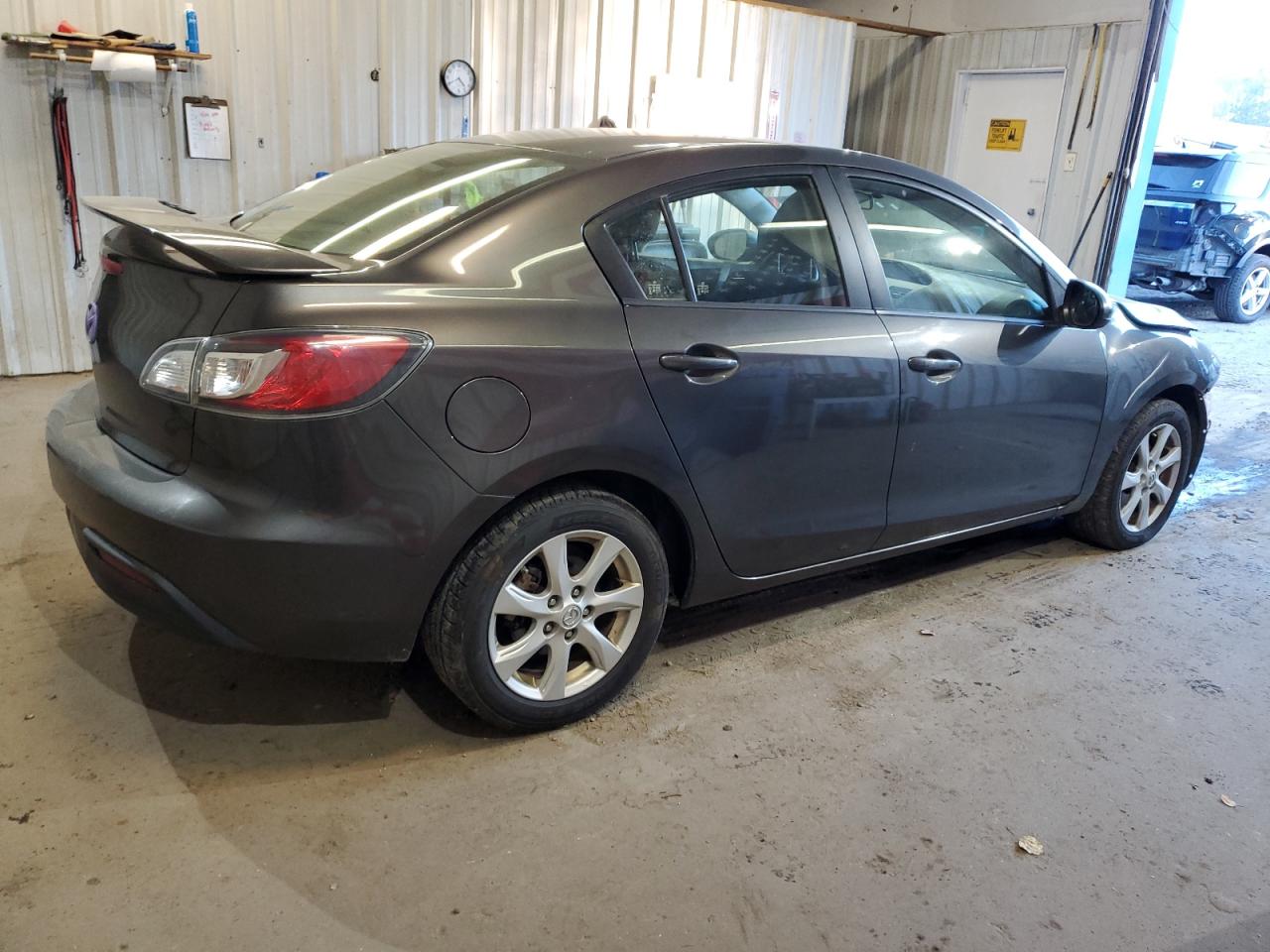 2010 Mazda 3 - Image 3
