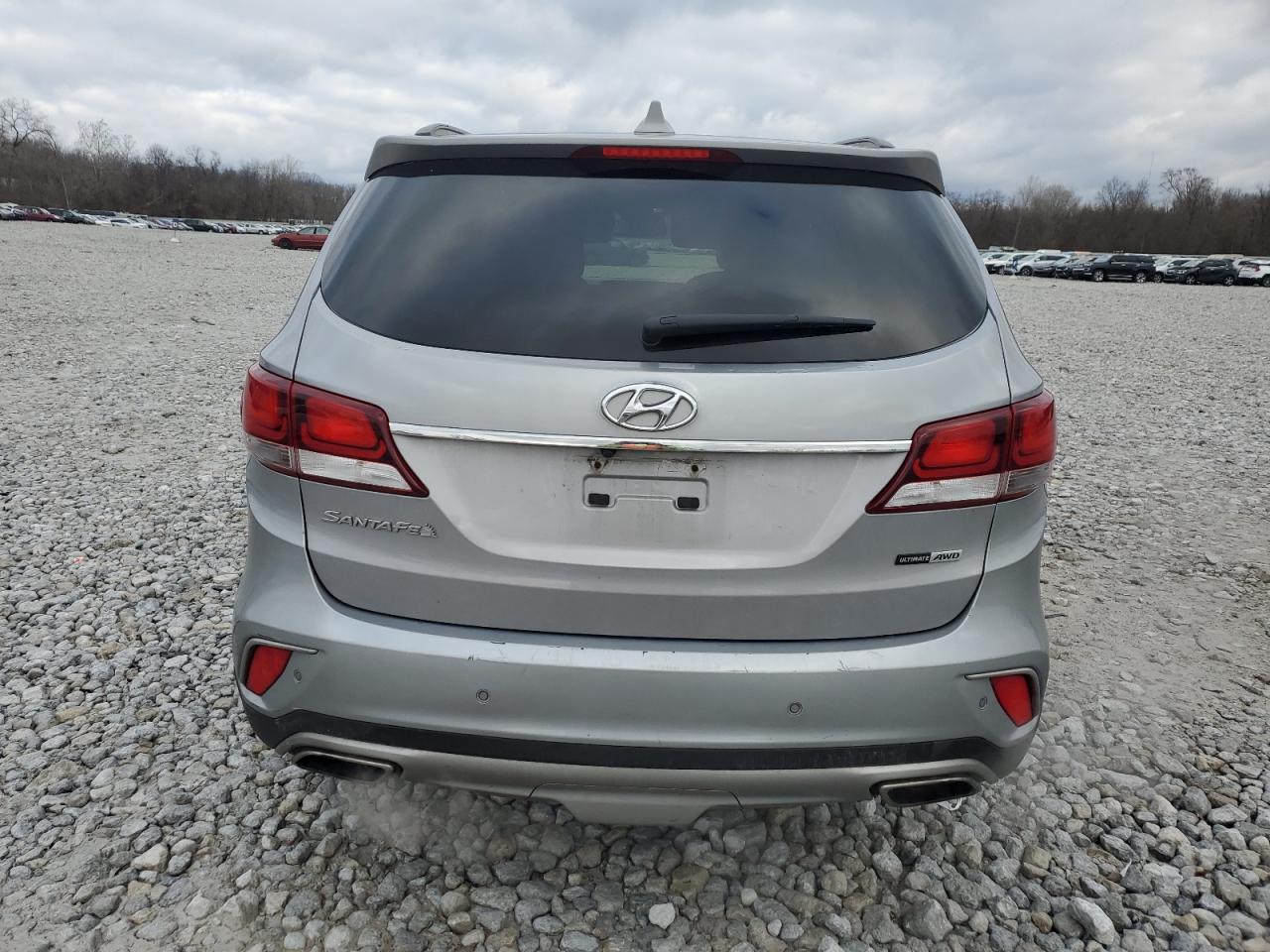 2017 Hyundai Santa Fe - Image 6