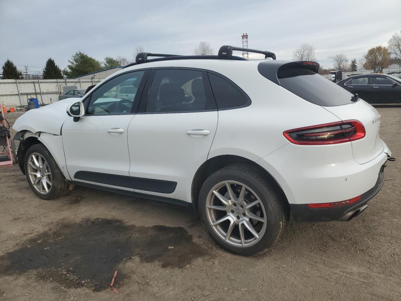 VIN WP1AB2A58GLB41572 2016 PORSCHE MACAN no.2