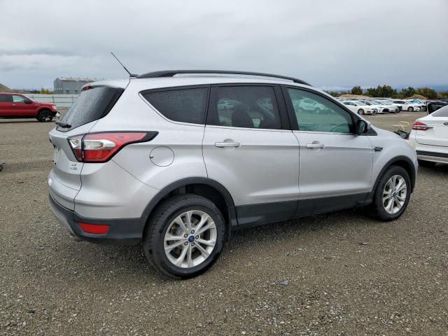  FORD ESCAPE 2017 Srebrny