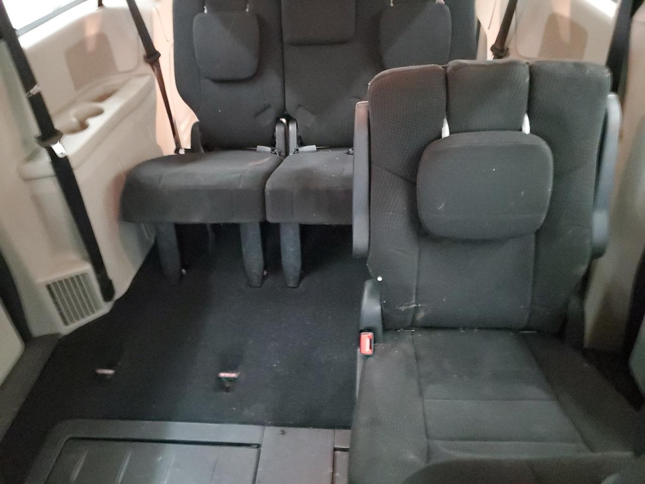 2013 Dodge Caravan - Image 10