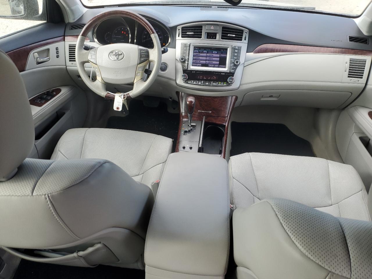 2012 Toyota Avalon - Image 8