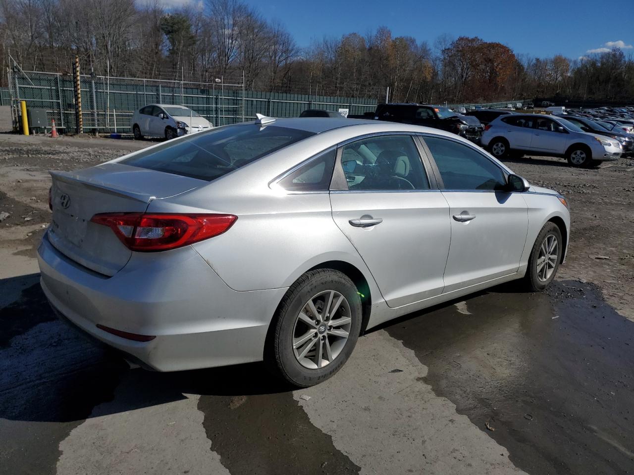 2017 Hyundai Sonata - Image 3