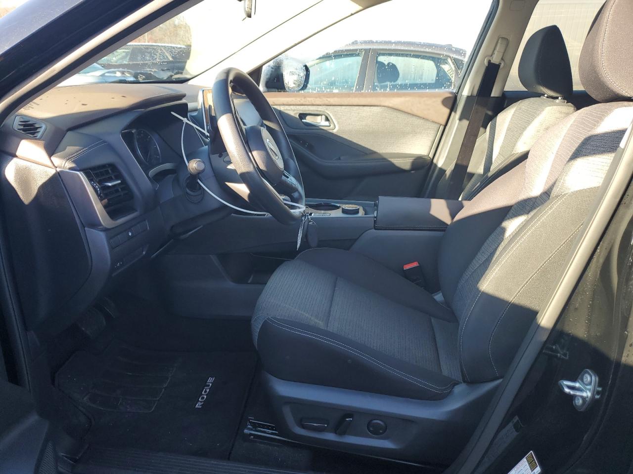 2021 Nissan Rogue - Image 7