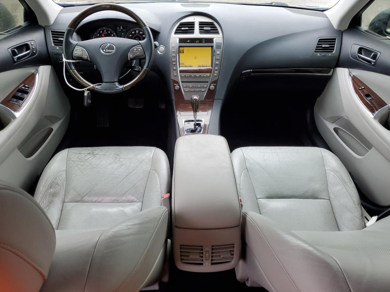 2011 Lexus ES - Image 8