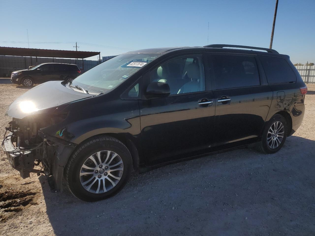 2019 Toyota Sienna - Image 1