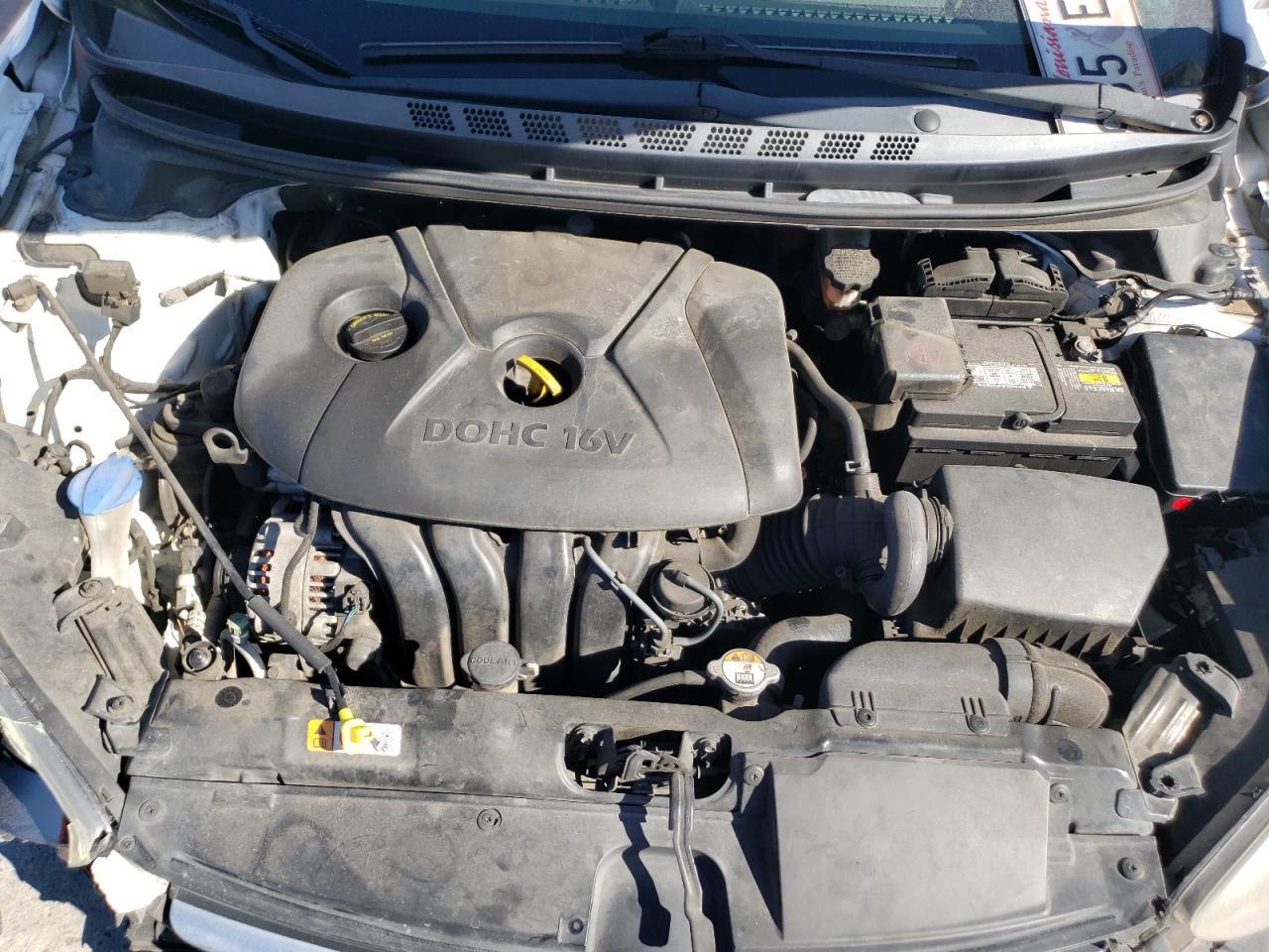 2015 Hyundai Elantra - Image 12