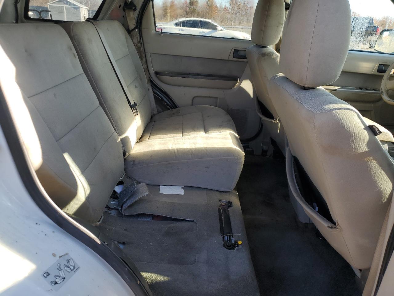 2010 Ford Escape - Image 11