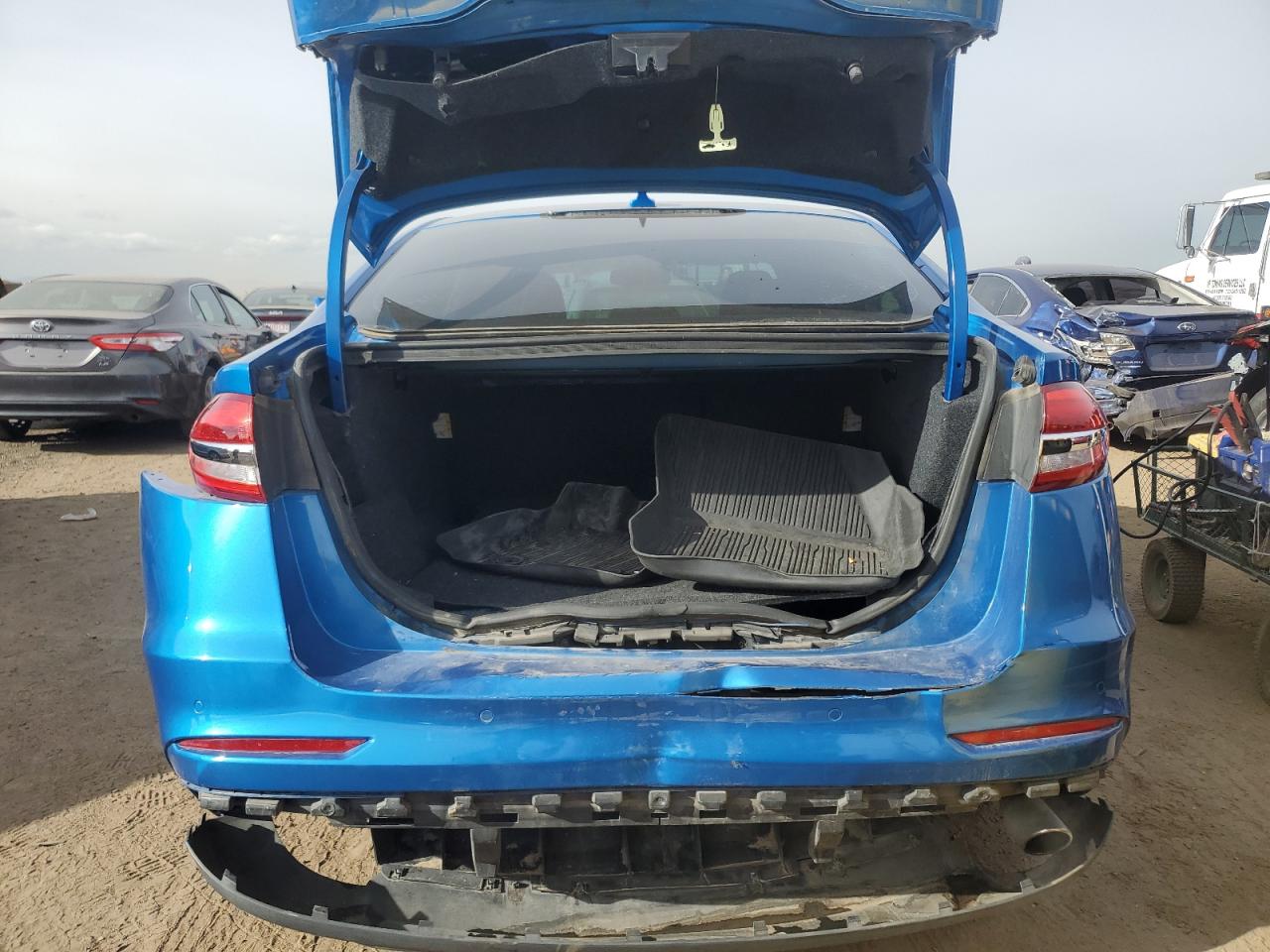 2020 Ford Fusion - Image 6