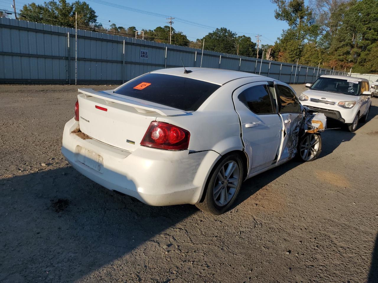 2014 Dodge Avenger - Image 3