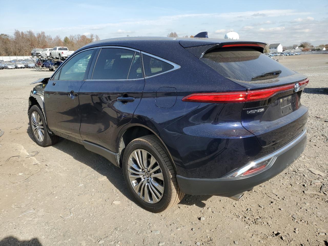 2021 Toyota Venza - Image 2