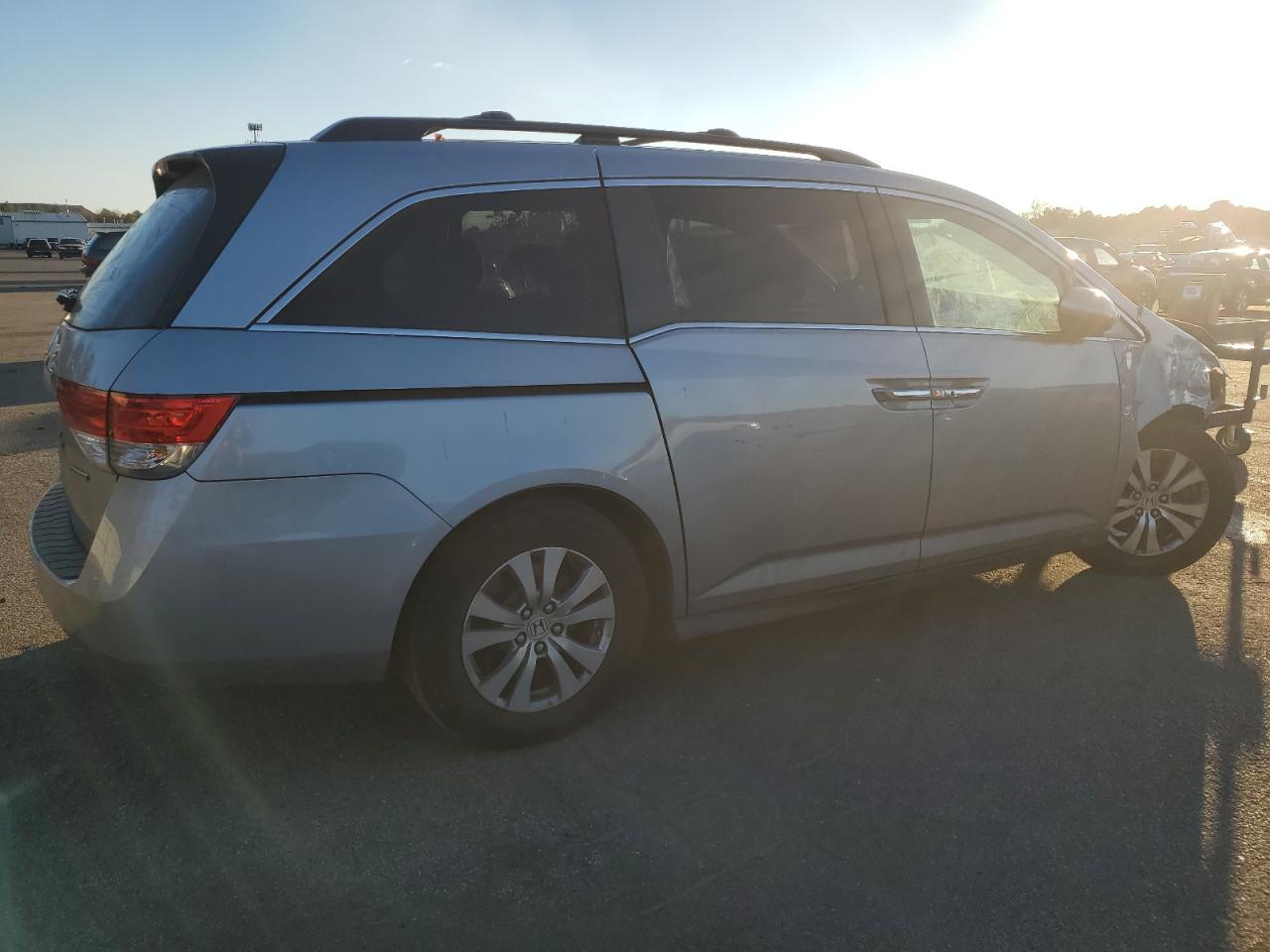 2016 Honda Odyssey - Image 3