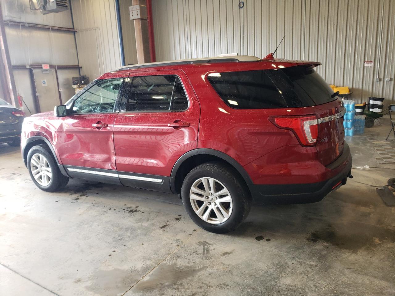 2019 Ford Explorer - Image 2