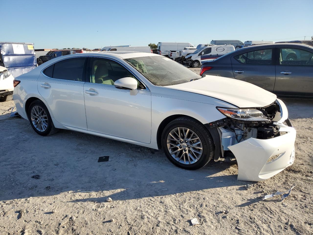 2016 Lexus ES - Image 4