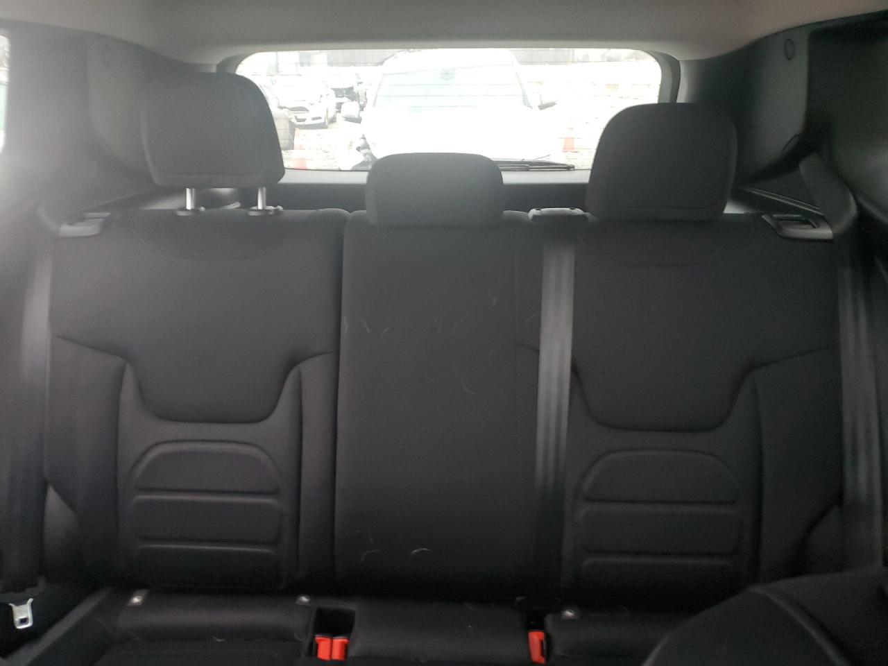 2017 Jeep Renegade - Image 10