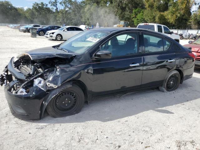  NISSAN VERSA 2017 Чорний