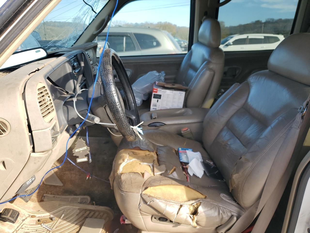 1998 Chevrolet Tahoe - Image 7