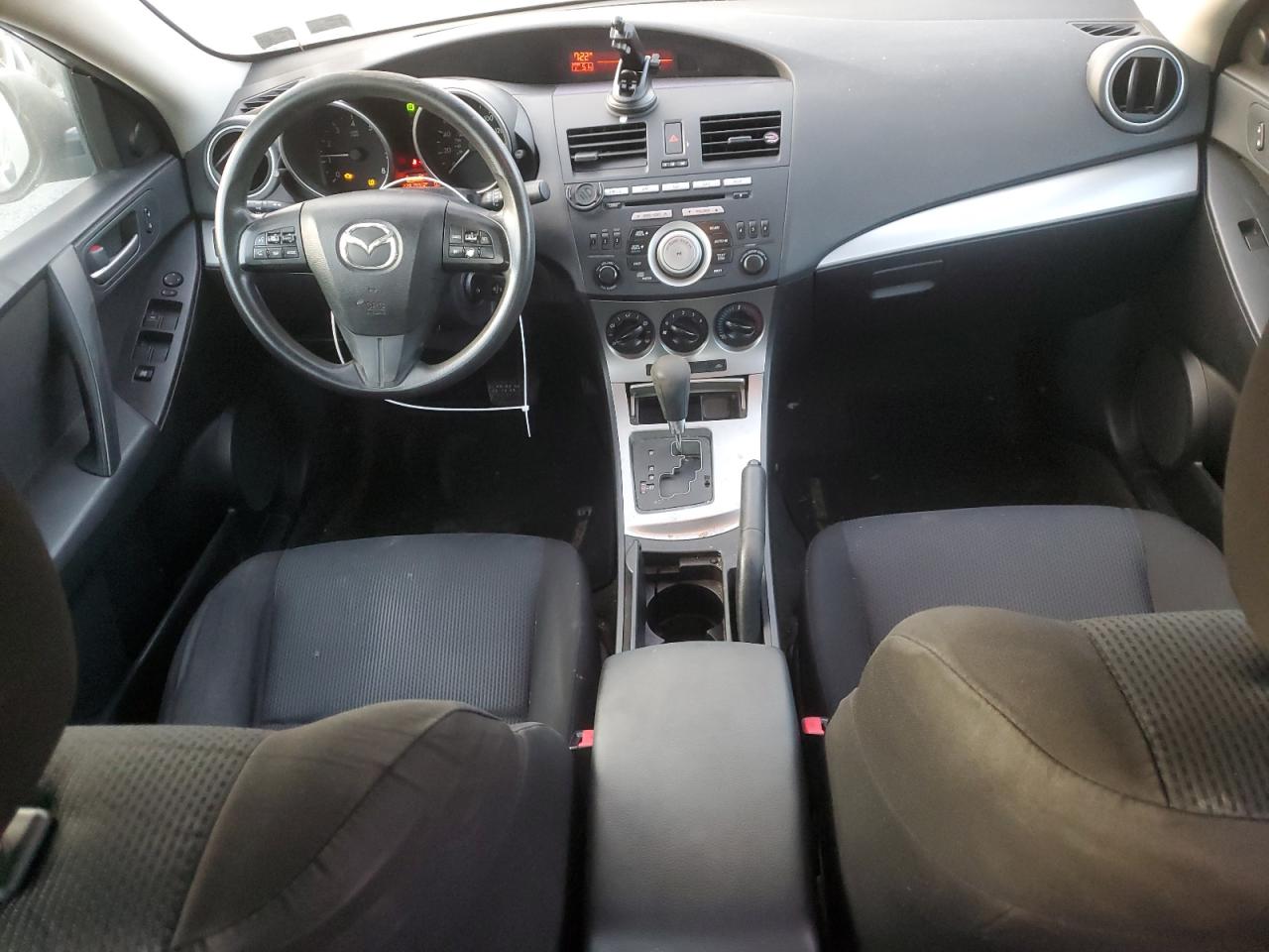 2010 Mazda 3 - Image 8