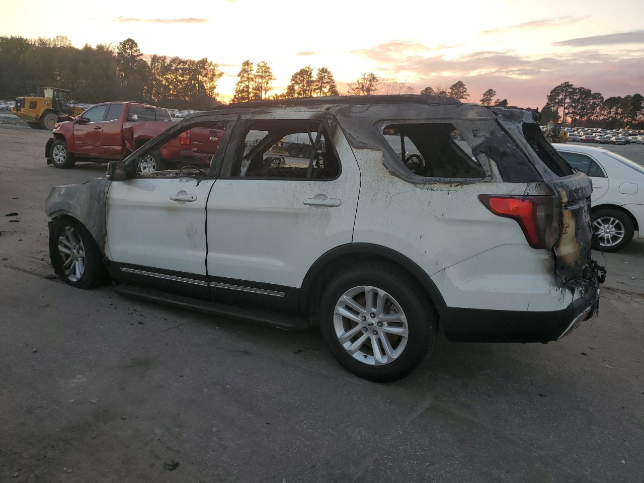 1FM5K7D88HGB59467 2017 FORD EXPLORER - Image 2